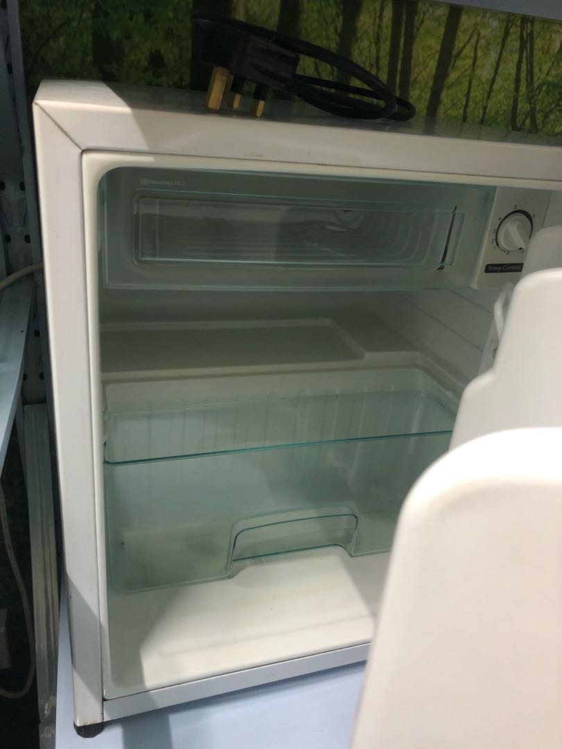 FREE DELIVERY LG MINI FRIDGE, TV & Home Appliances, Kitchen Appliances, Refrigerators & Freezers