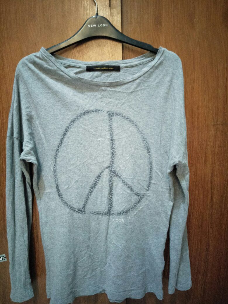 Kaos Gambar Peace Fesyen Wanita Pakaian Wanita Atasan Di Carousell