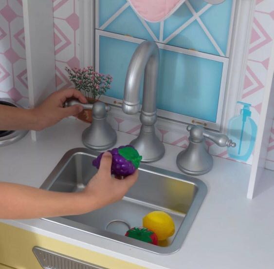 Kidkraft sweet hot sale treats pastel kitchen