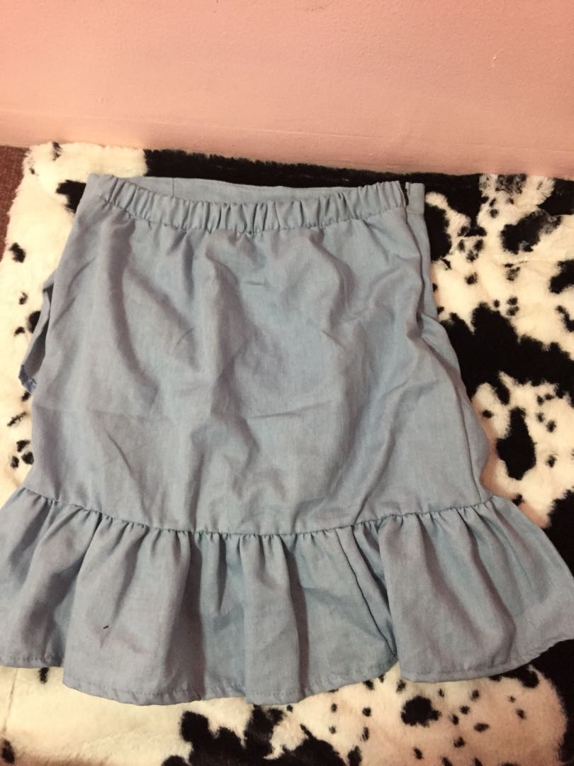 Light truffle skirt (Category: Skirts) located in Cainta. Submitted by GoodFinds_PH (Listing ID 170029975, Image 3). Description: Light denim blue color Garterize + zipper NO haggling NO joy reservers ALL last price 💯 authentic 💯 trusted seller Message for more details😘.