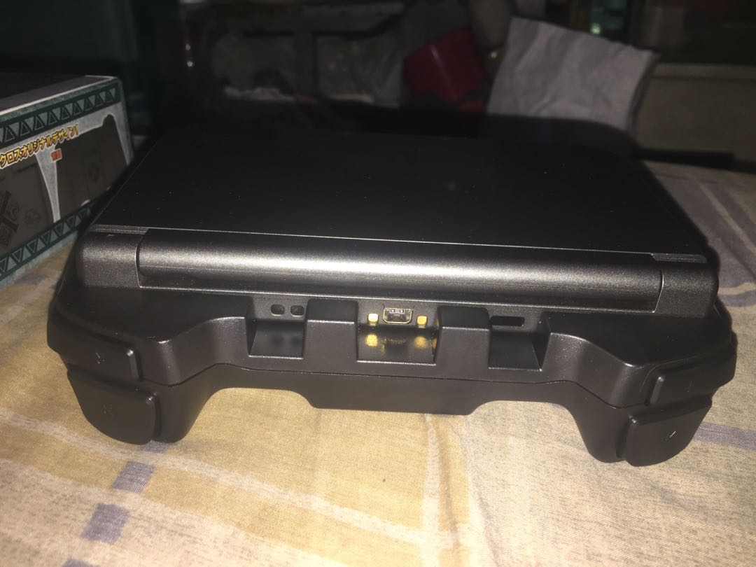 Monster Hunter New 3DS XL grip Hori brand swap, Video Gaming, Video