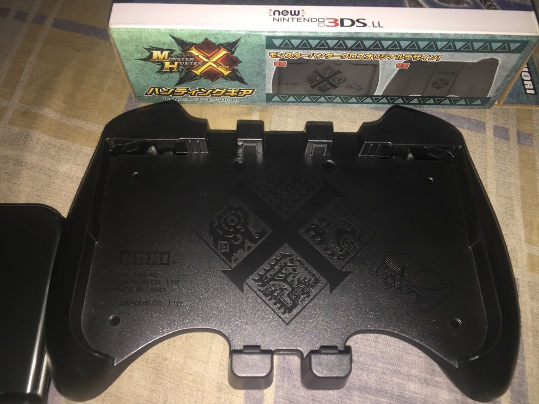 Monster Hunter New 3DS XL grip Hori brand swap, Video Gaming, Video