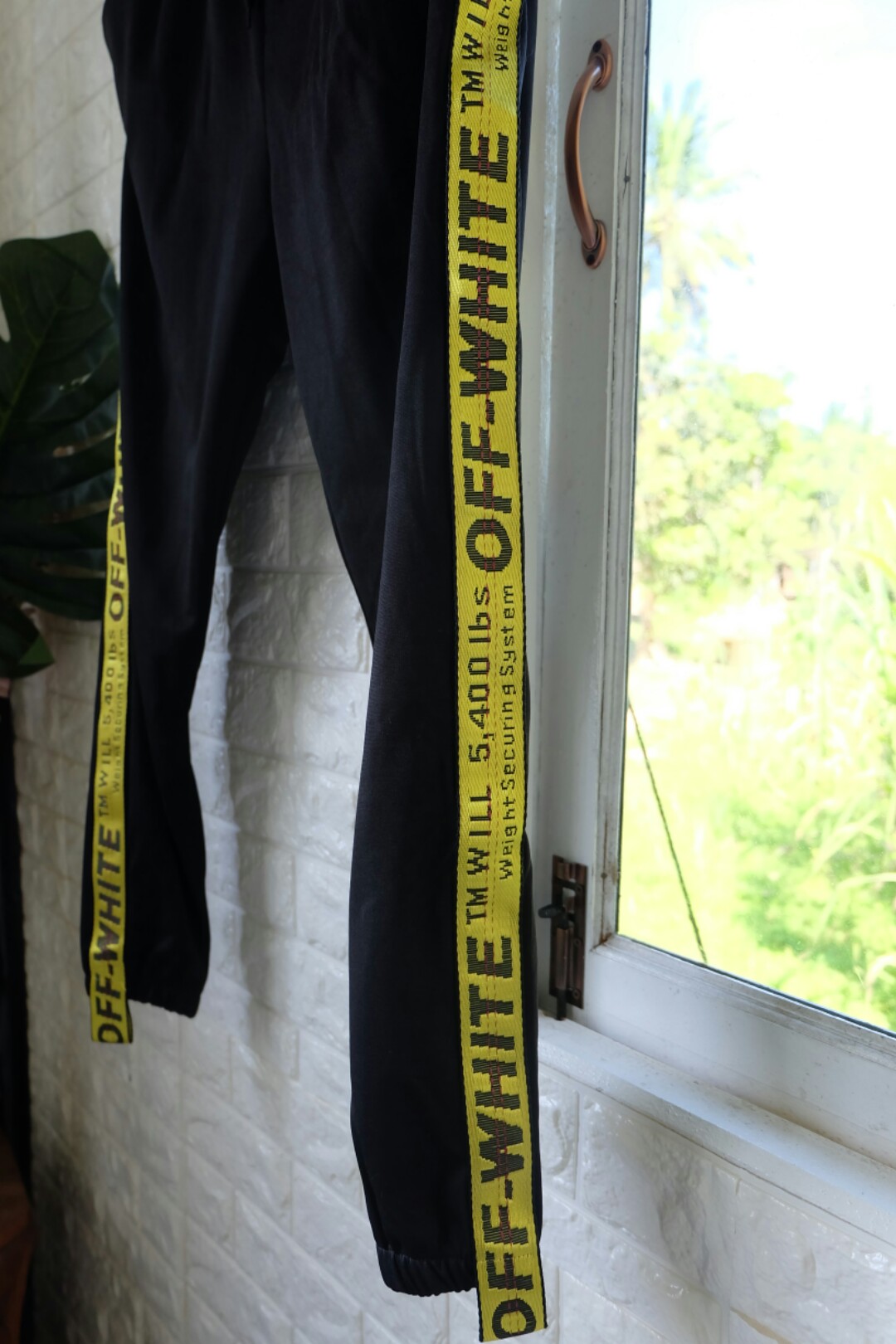 Off white jogging new arrivals