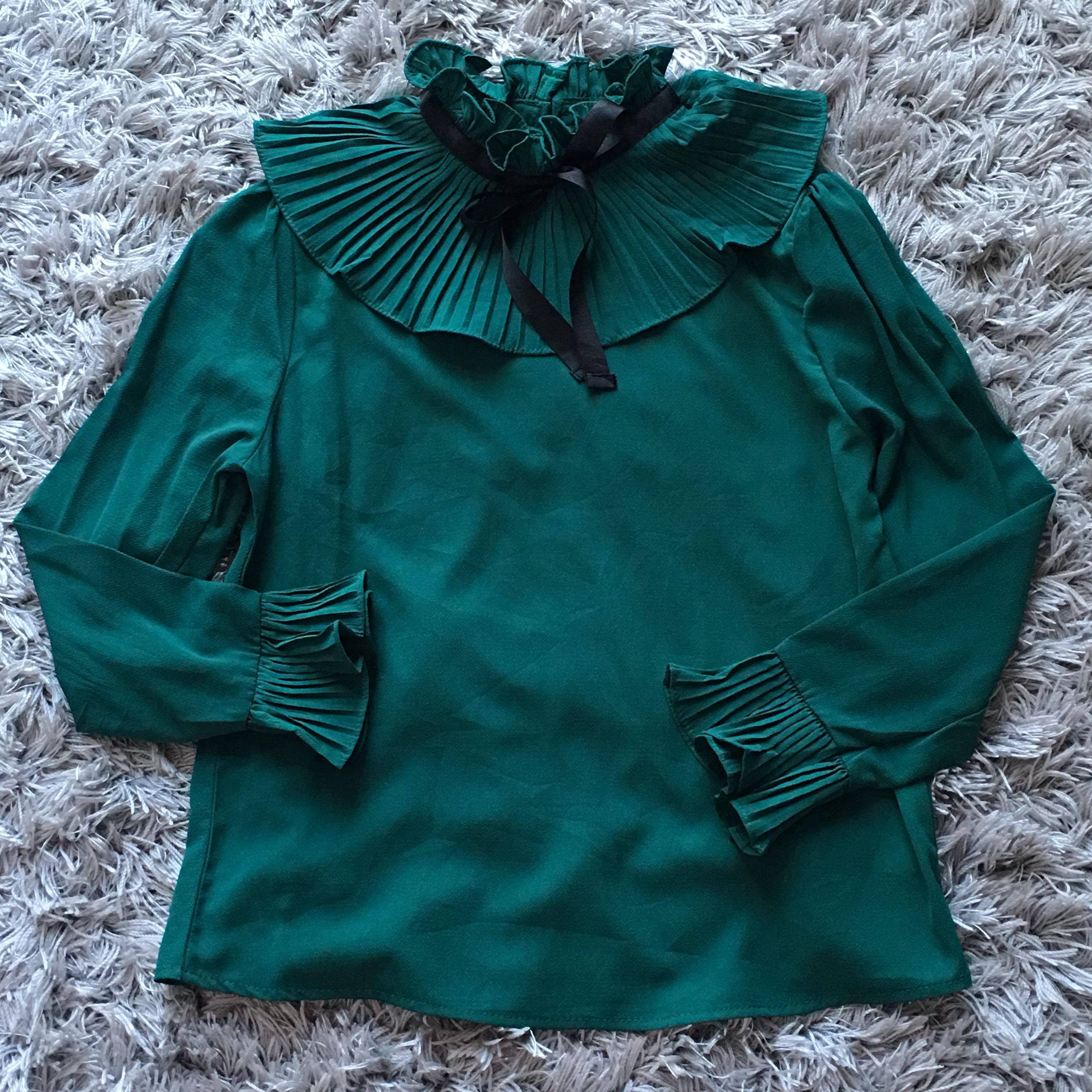 Ruffles Collar Blouse in Emerald Green 