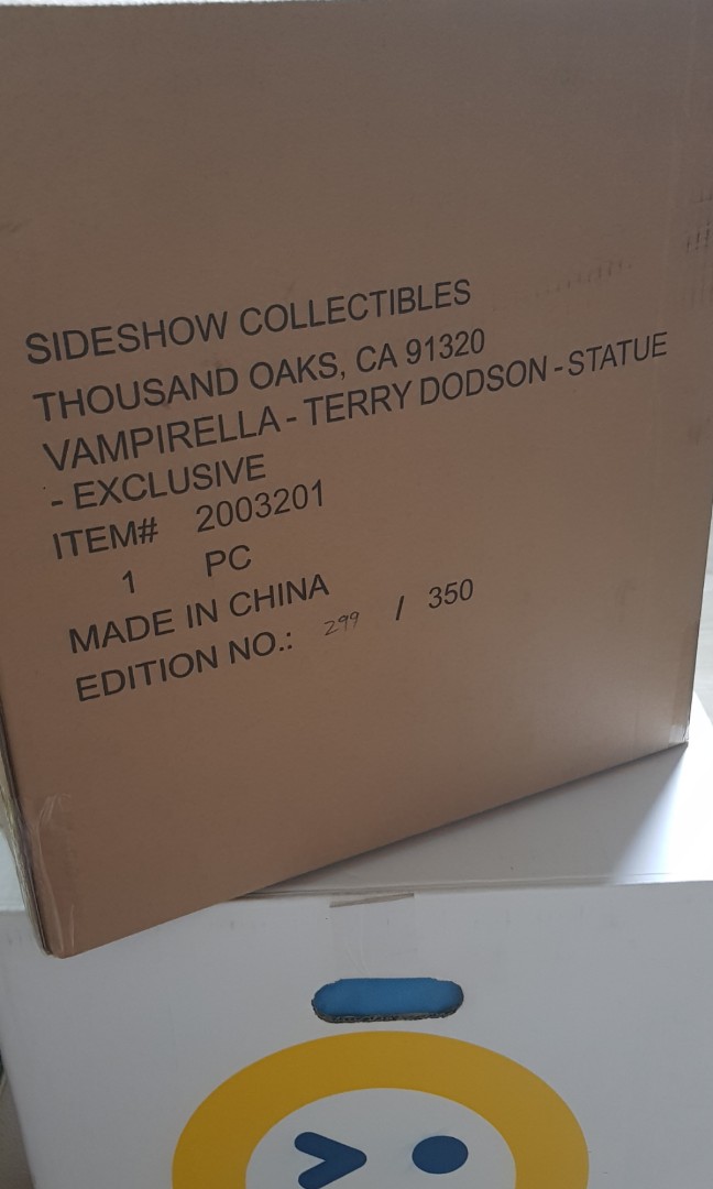 Sideshow Terry Dodson Vampirella Statue Exclusive BNIB Statue On Hand
