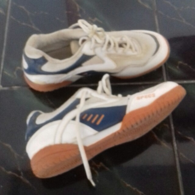 Sneaker Specs Size 39, Fesyen Wanita, Pakaian Wanita di Carousell