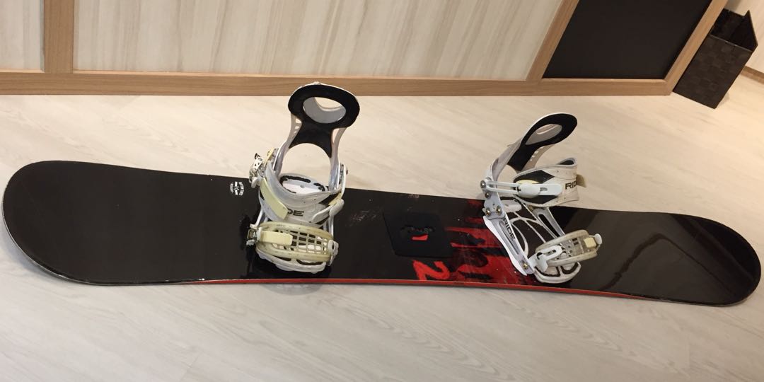 Snowboard and snowboard bag (K2 Fuse), Sports Equipment, Sports & Games