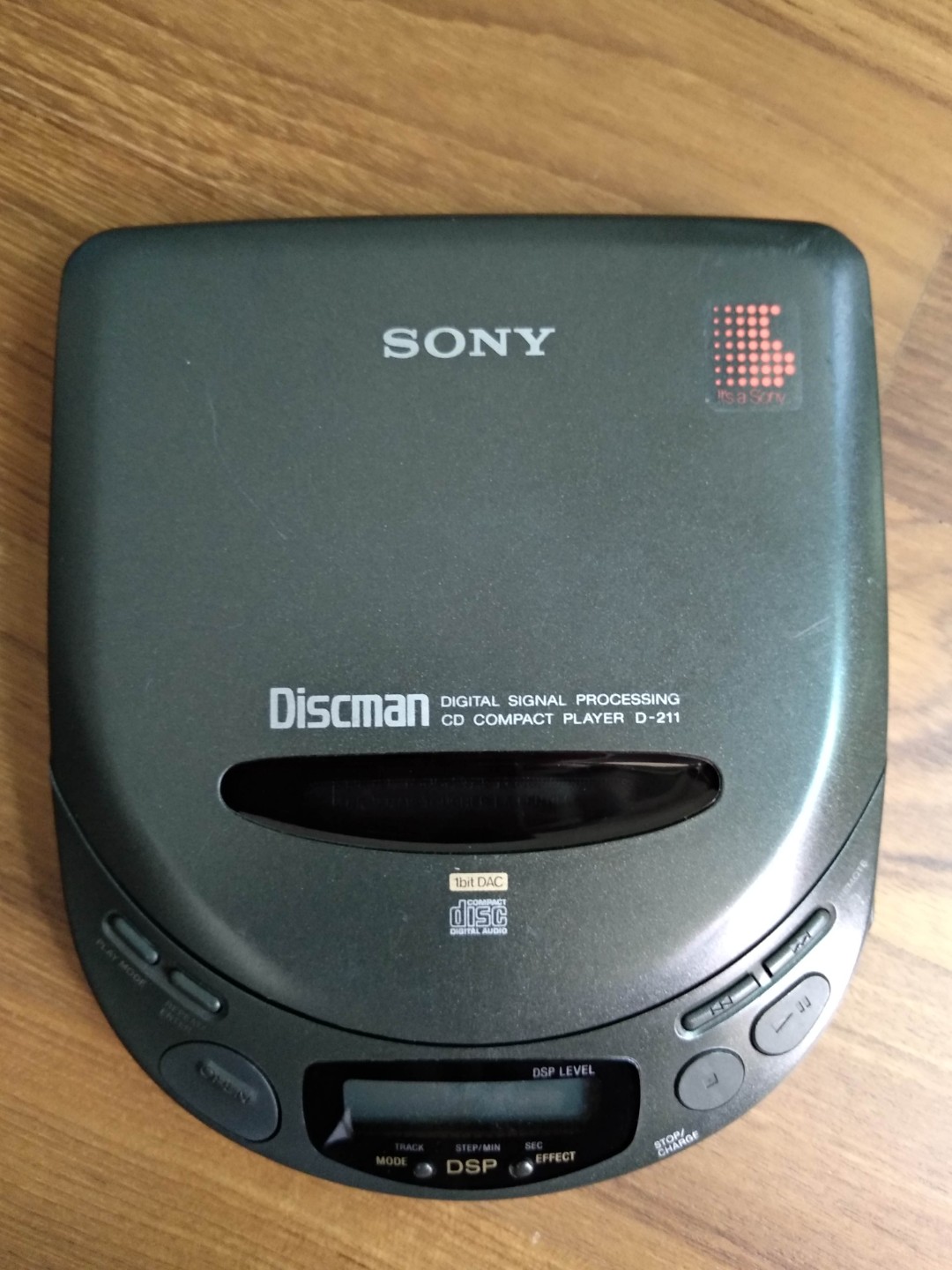 Sony Discman D-211 Portable CD Player