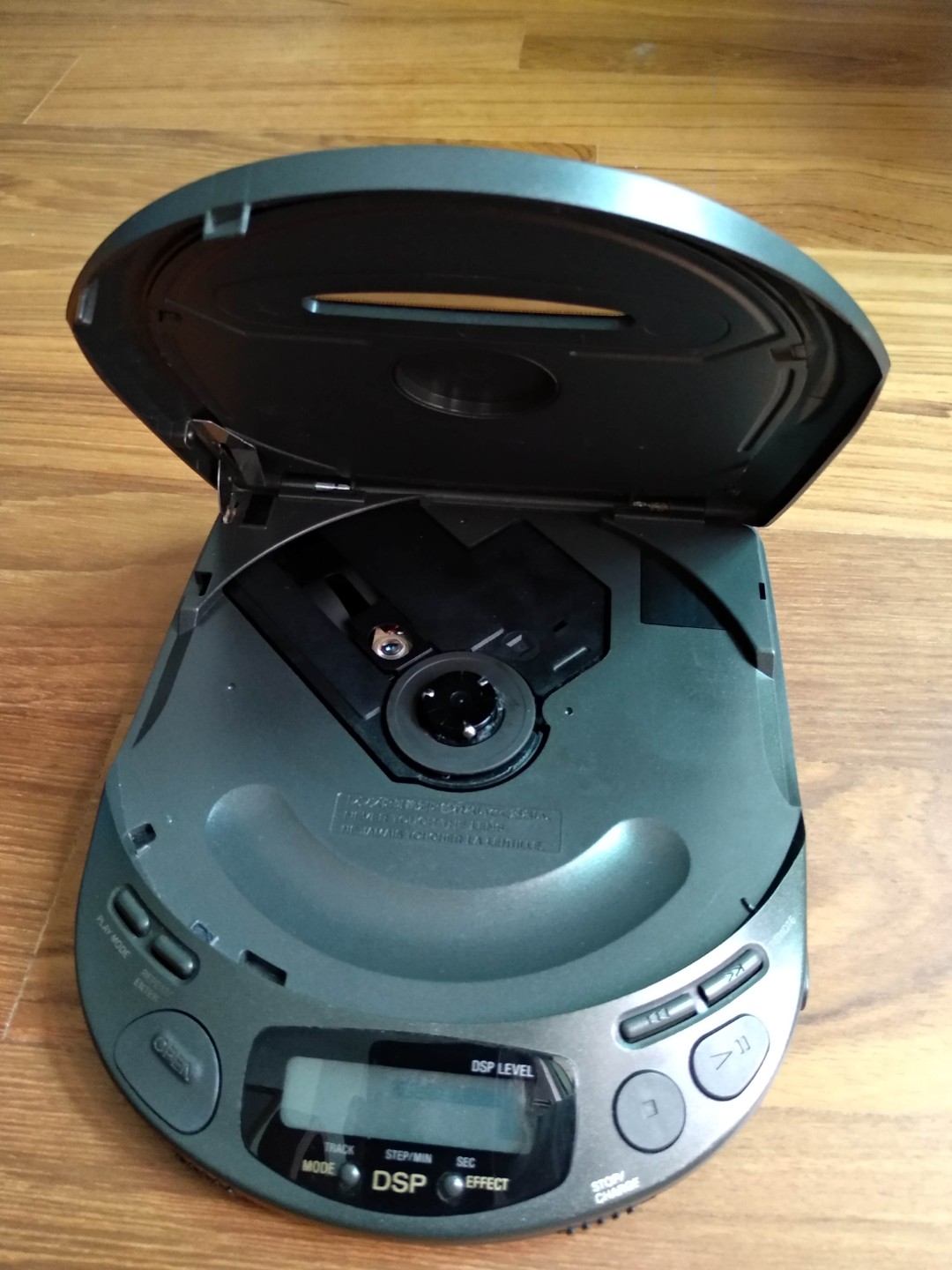 Sony Discman D-211 Portable CD Player