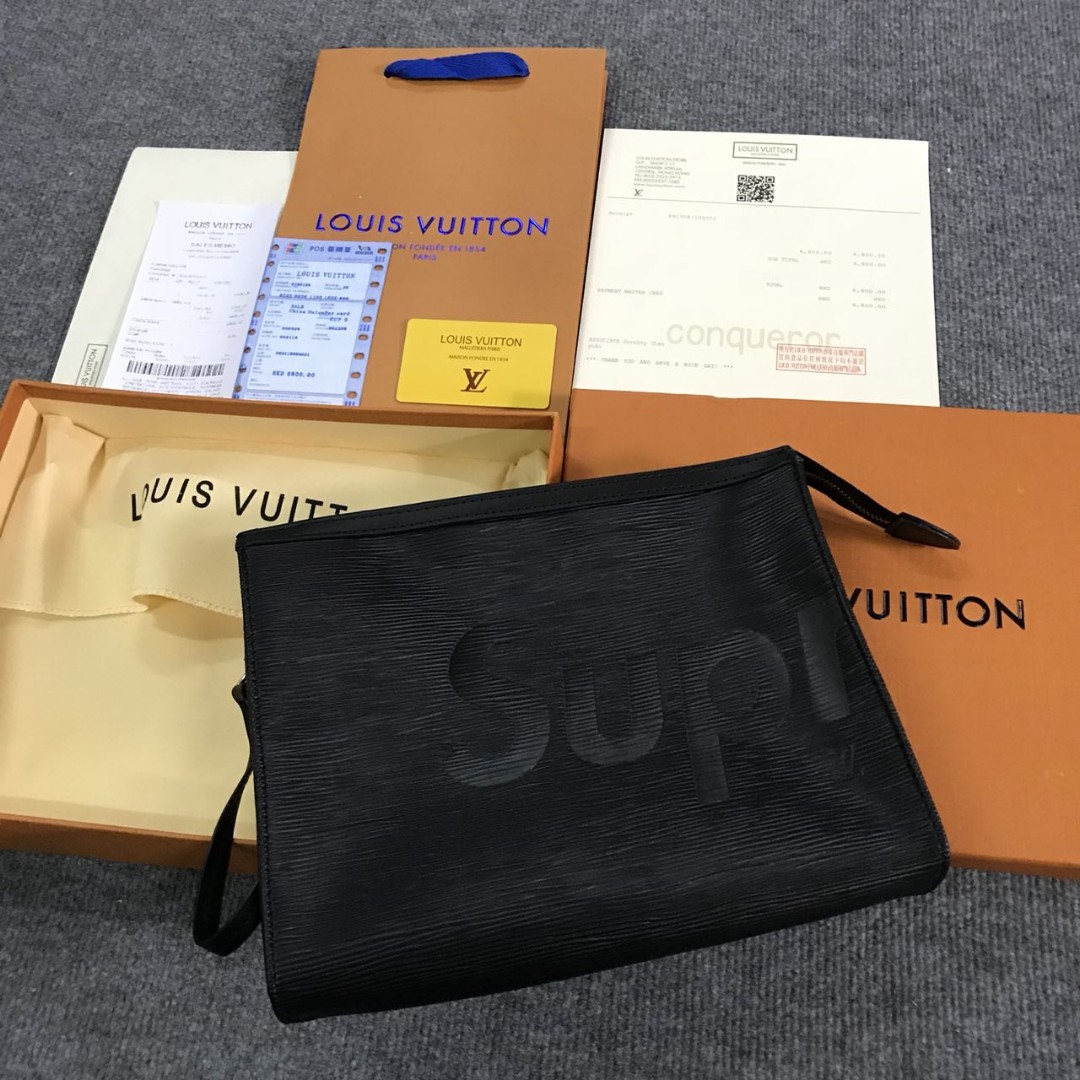 18 5 Readystock Clutch mens lv supreme Premium quality Inc box macam dalam gambar Dapat paper bag resit gift card macm gambar Material leather Men s Fashion Bags Belt bags Clutches and