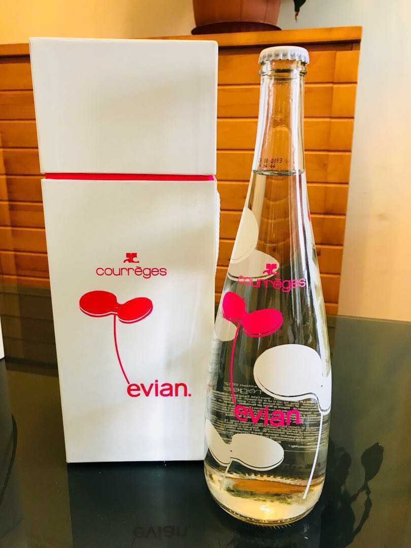 Evian Glass Bottle Limited Edition 限定Evian玻璃水樽, 傢俬＆家居, 廚具和餐具, 廚水杯、水壺
