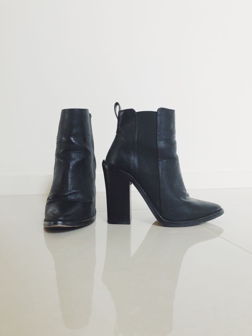 lipstik ankle boots