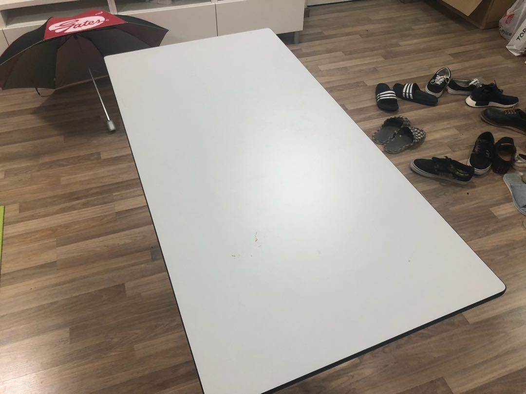 Table (Category: Tables & Sets) located in Singapore. Submitted by nubtong (Listing ID 170043882, Image 2). Description: .