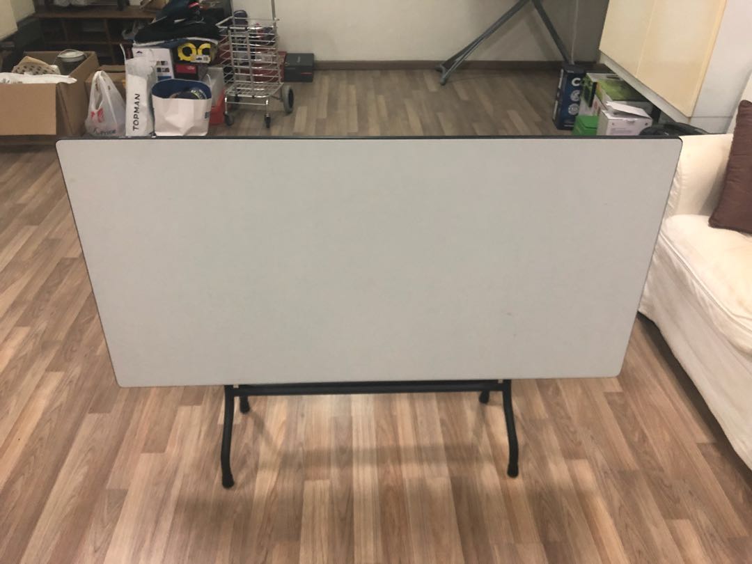 Table (Category: Tables & Sets) located in Singapore. Submitted by nubtong (Listing ID 170043882, Image 3). Description: .