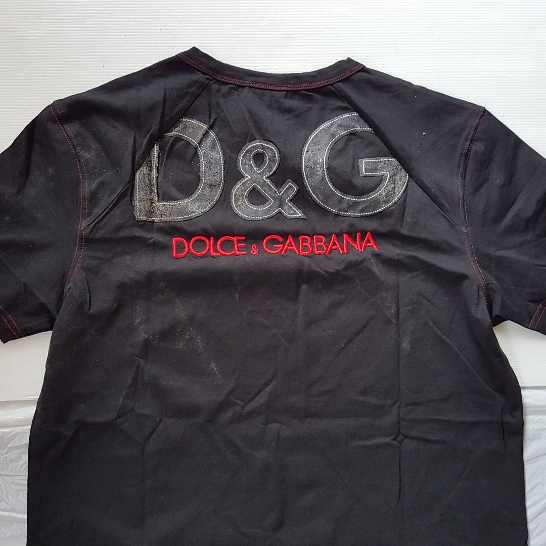 Vintage Dolce & Gabbana, Beautiful Black Color D&G Dolce Gabbana Designer  T-Shirt, Red Trimming, Made