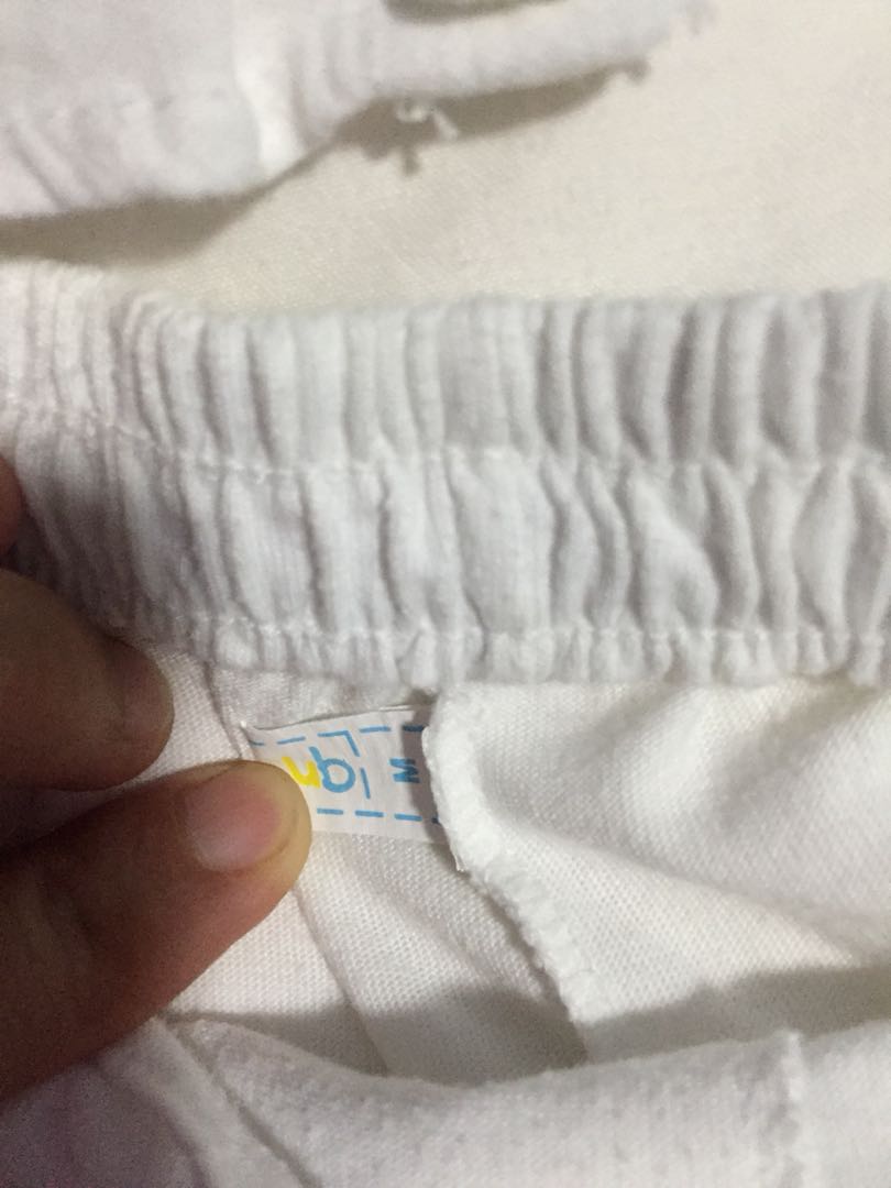 White sets (Category: Babies & Kids Fashion) located in Lipa City. Submitted by prelovedmystuff (Listing ID 170197311, Image 3). Description: White sets. So cute ni actual. Until 12months..
