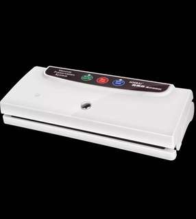 Vacuum packaging machine