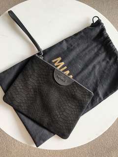 (Category: ) located in . Submitted by brontehare (Listing ID 170323191, Image 1). Description: .