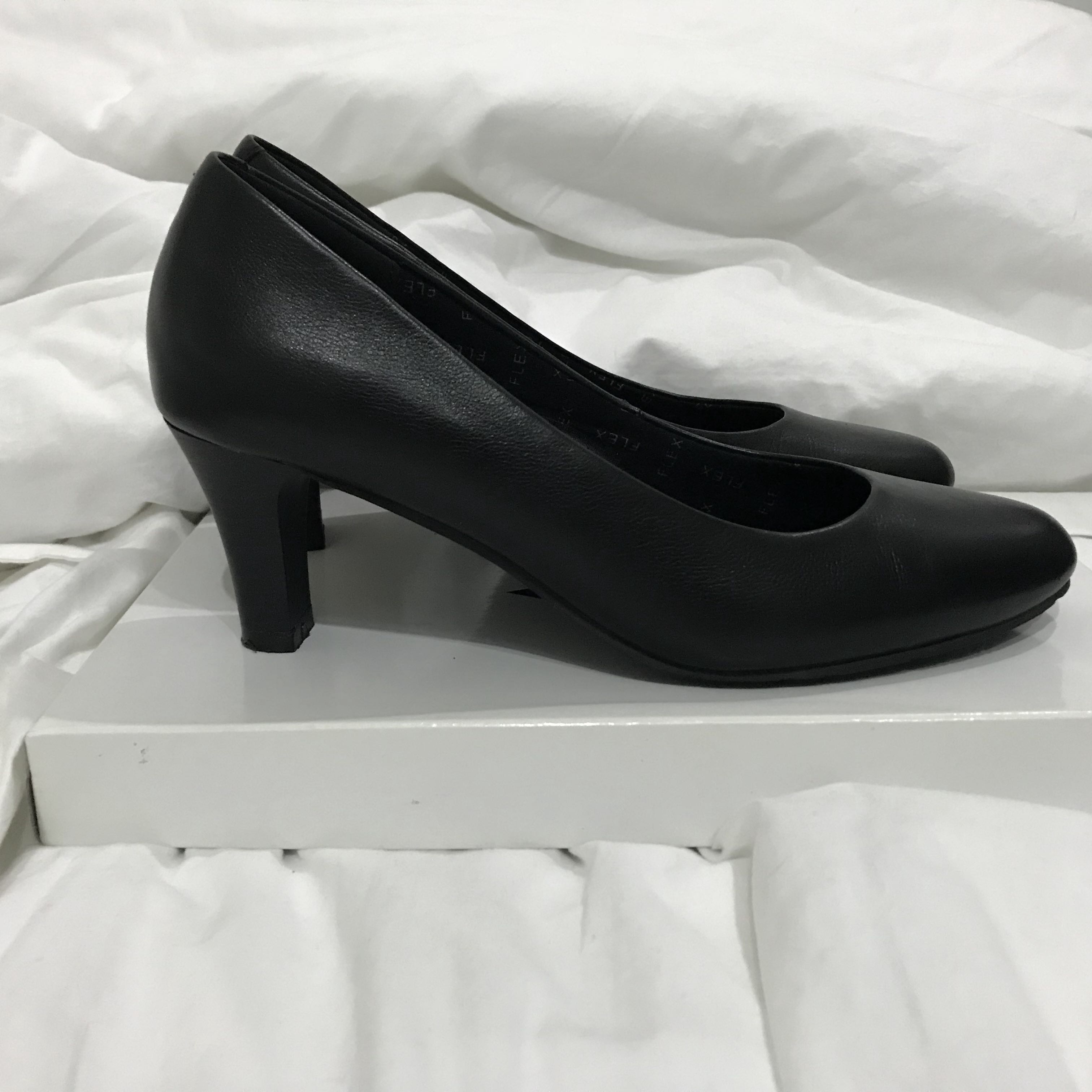 black pump shoes