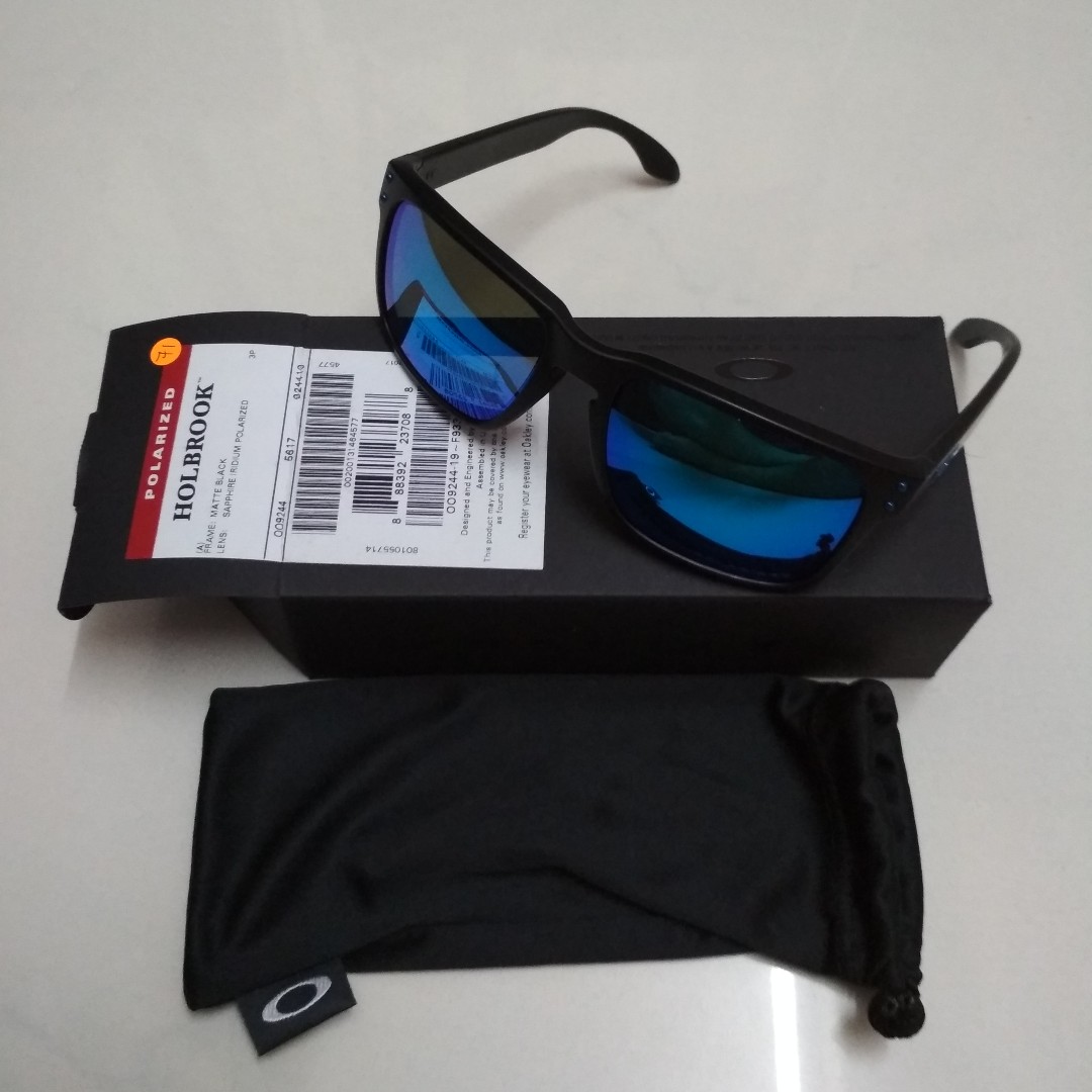 BN 40% Discount Oakley Holbrook Polarized, Men's Fashion, Watches &  Accessories, Sunglasses & Eyewear on Carousell