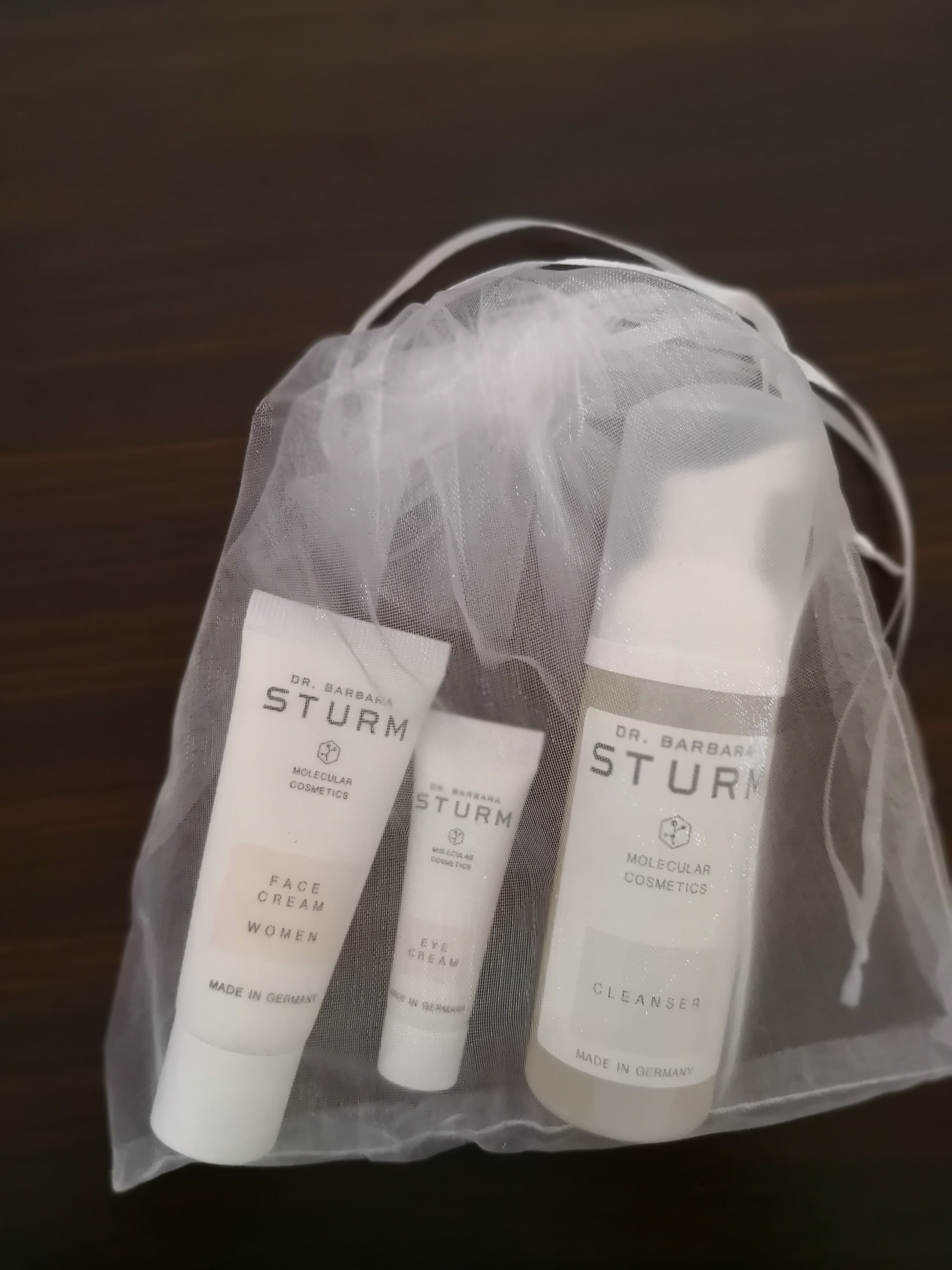 dr barbara sturm eye cream