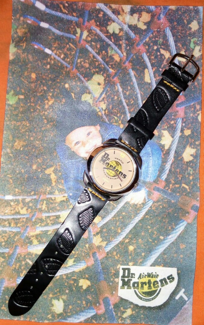 Dr martens sekonda watch hot sale