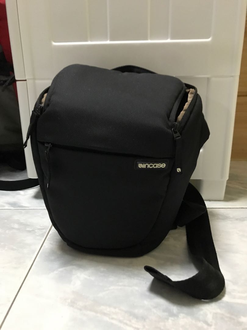 Incase store camera sling