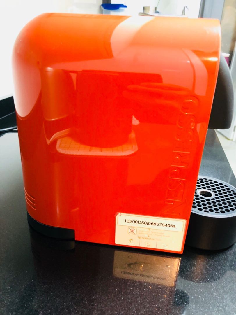 Nespresso U D50 Coffee Machine 70, TV & Home Appliances, Kitchen