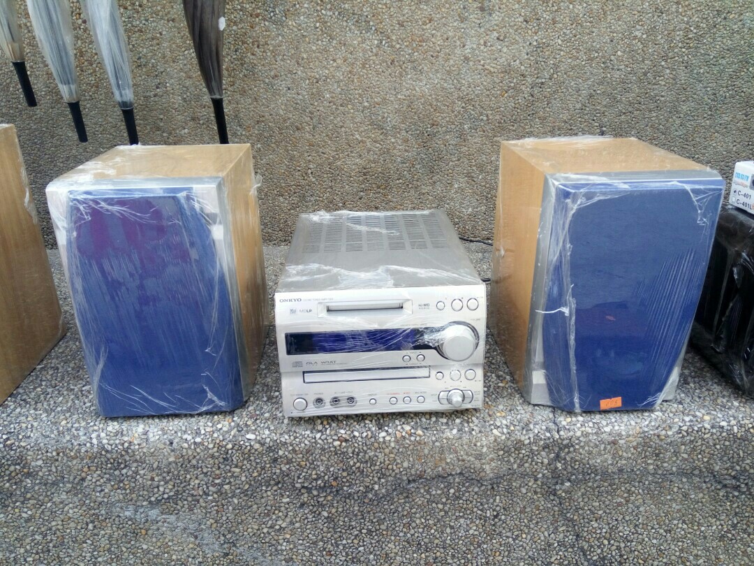 mini cd player with speakers