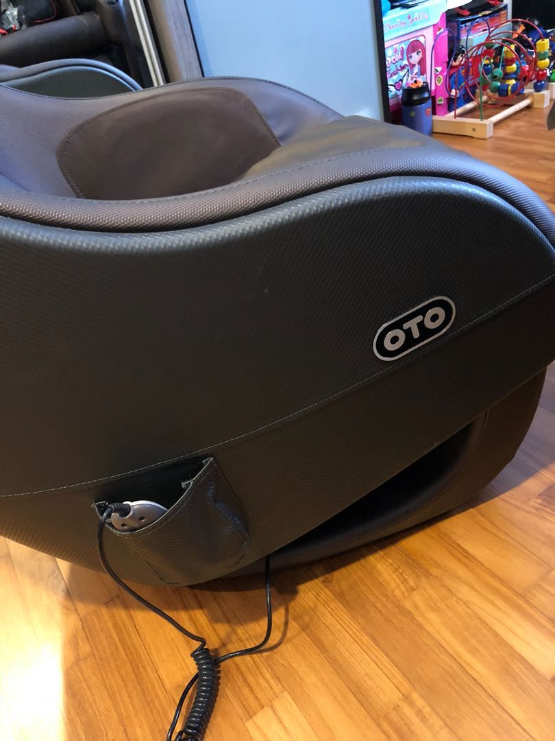 OTO el.vi Massage Chair Espresso Brown, Furniture & Home Living