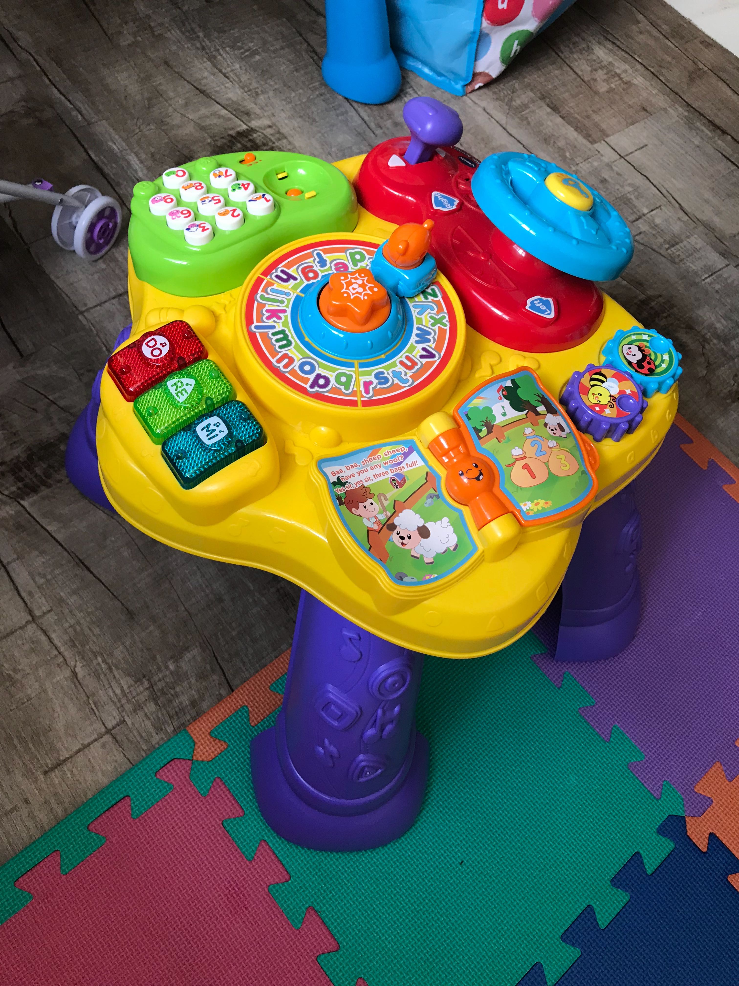 vtech stand and play table
