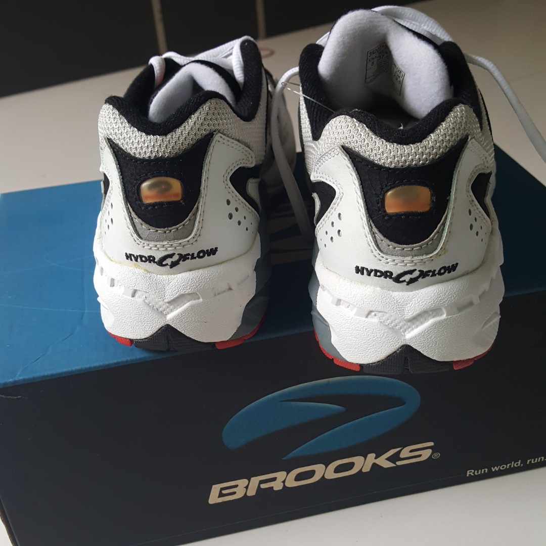 brooks basketball shoes
