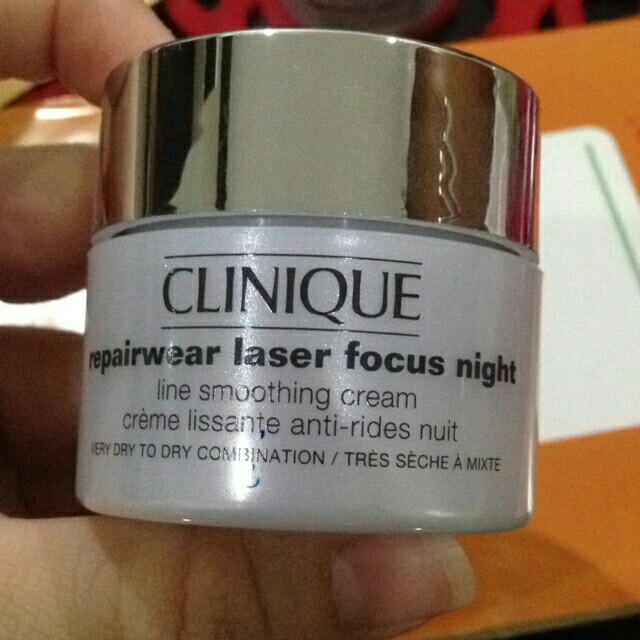 Clinique Repairwear Laser Focus Night Line Smoothing Cream Kesehatan Kecantikan Kulit Sabun Tubuh Di Carousell