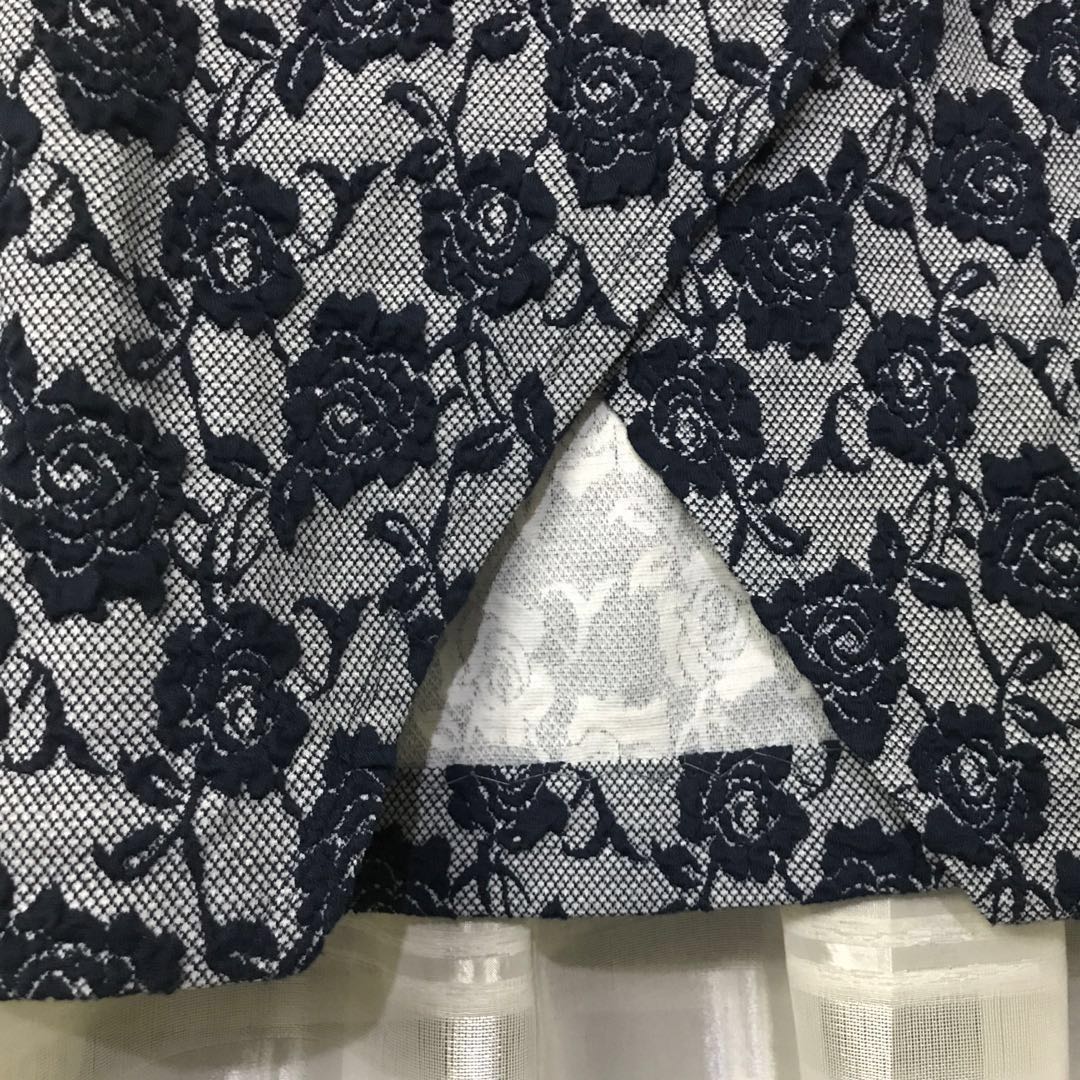 Dark blue skirt (floral design) (Category: Skirts) located in Quezon City. Submitted by muraditoshop (Listing ID 165255041, Image 3). Description: Fits medium to large.