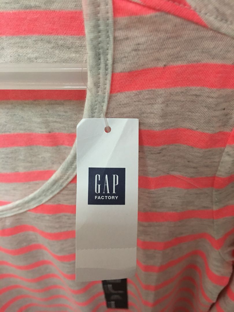 GAP pullover (Category: Coats, Jackets and Outerwear) located in Binangonan. Submitted by treslibra (Listing ID 170515792, Image 3). Description: GAP Longback style.