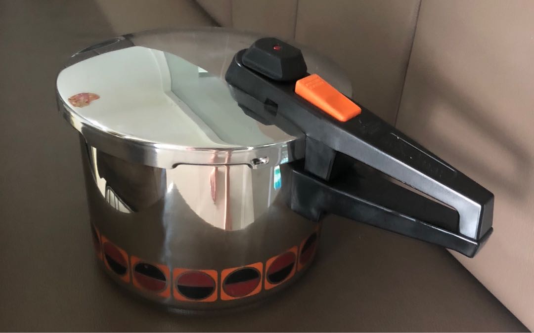 KELOmat 6L Pressure Cooker, TV & Home Appliances, Kitchen Appliances