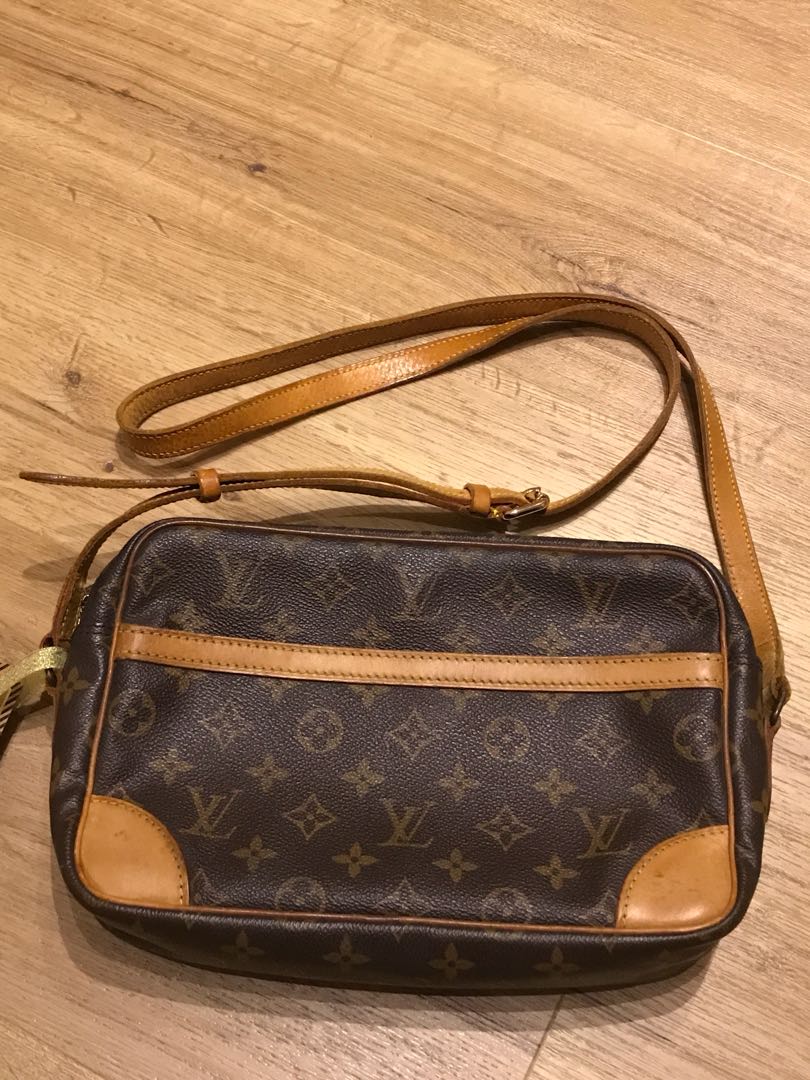 Louis Vuitton Sling Bag monogram