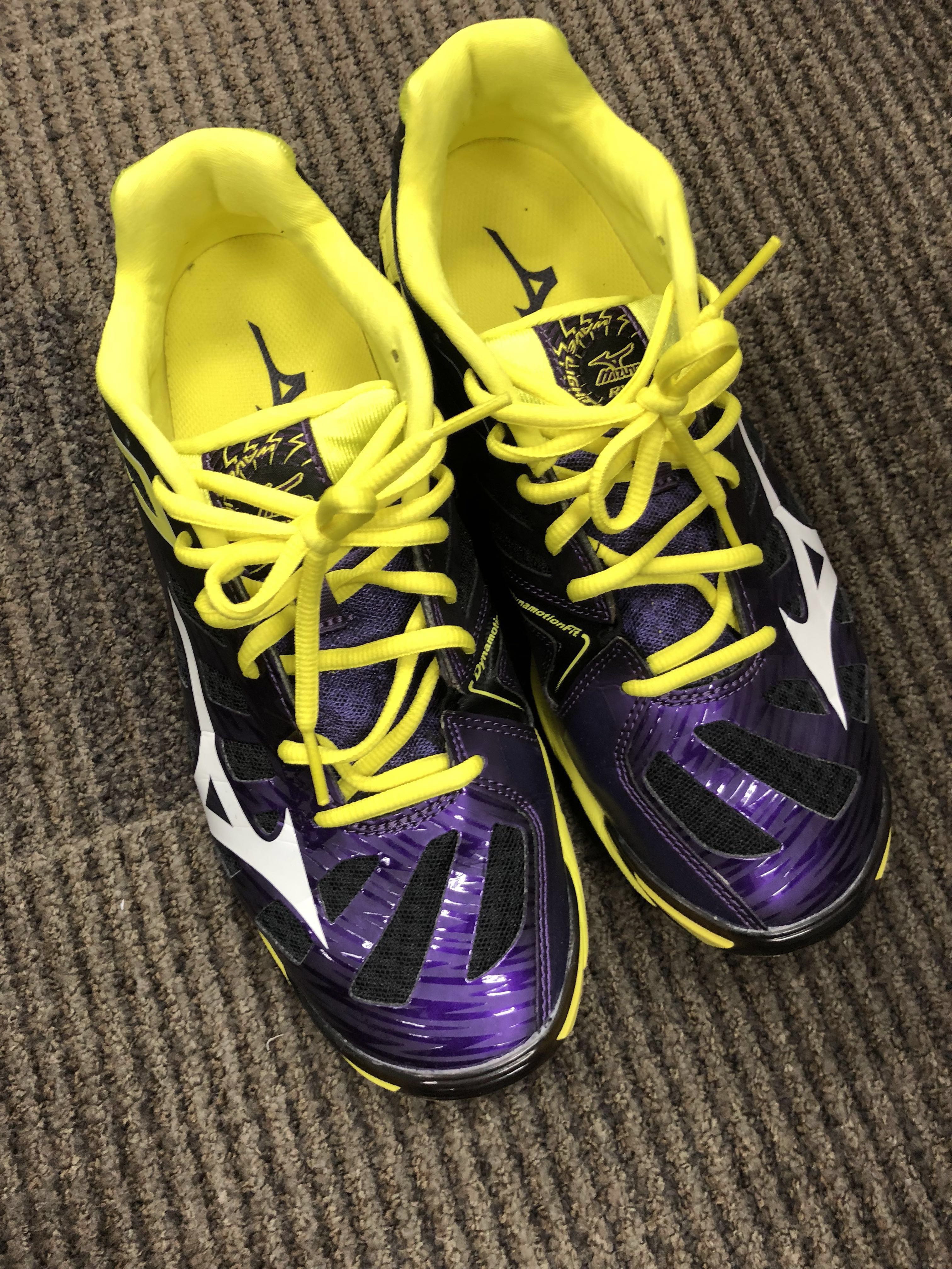 purple mizuno volleyball shoes