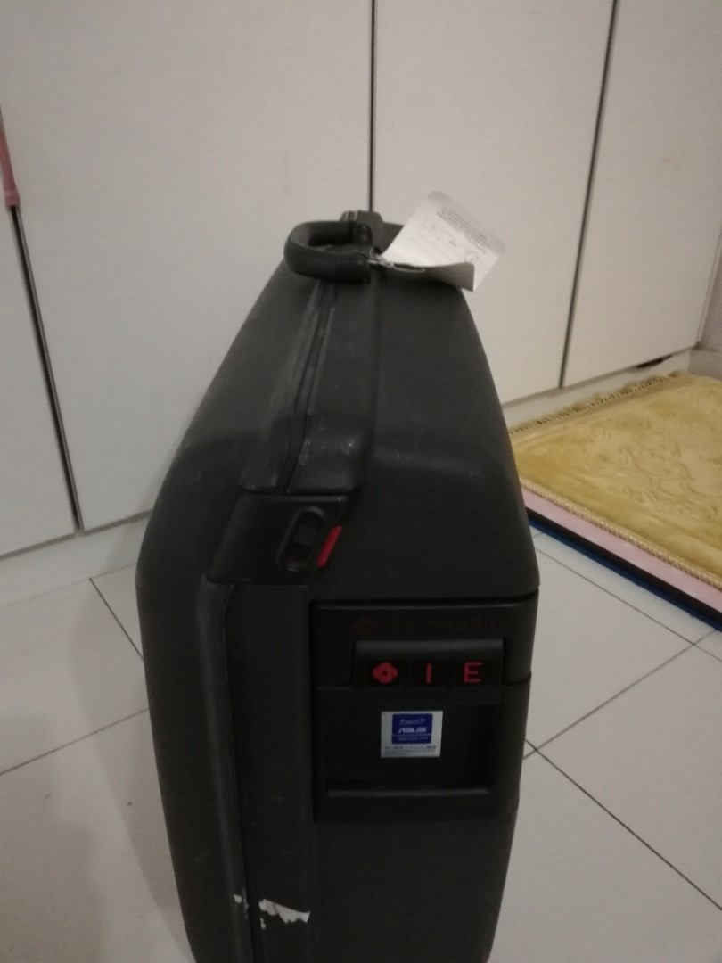 samsonite luggage, Everything Else, Others on Carousell