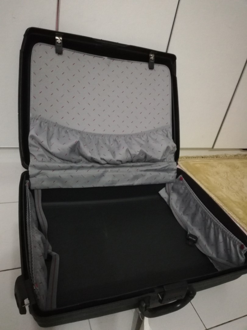 samsonite luggage, Everything Else, Others on Carousell