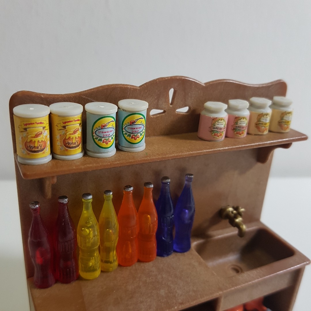 Sylvanian Families Storage Cupboard / Shelf / Sink Set, Hobbies & Toys