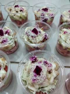 Salad buah segar
