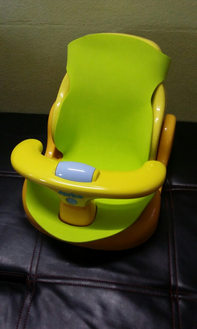 aprica bath chair
