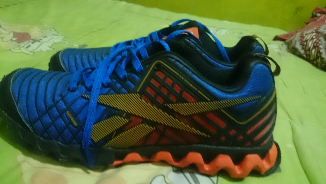 Jual sepatu deals reebok original