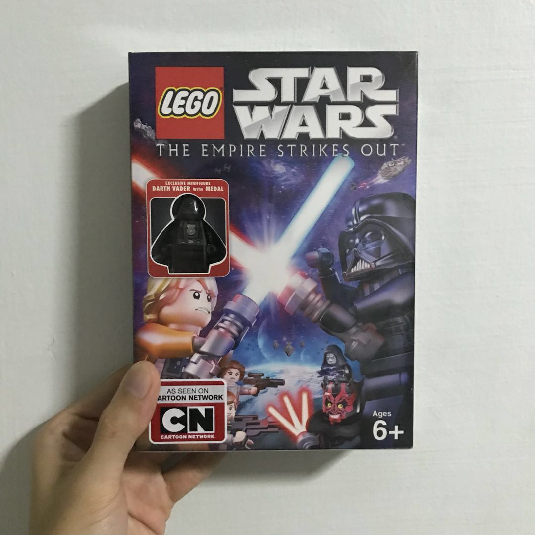 Lego darth best sale vader with medal
