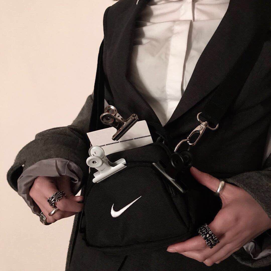 nike black sling bag