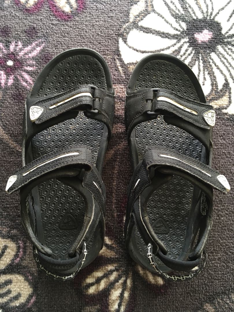 nike trekking sandals