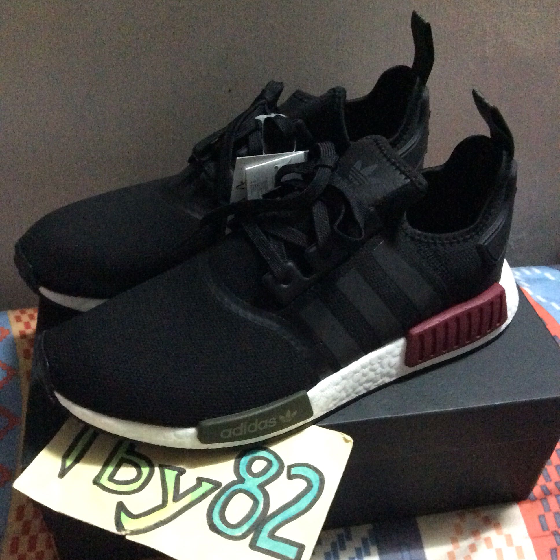 adidas nmd r1 black burgundy olive