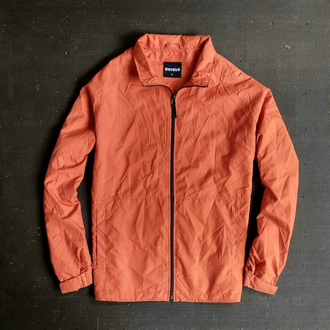 Uniqlo Track Jacket Fesyen Pria Pakaian Di Carousell