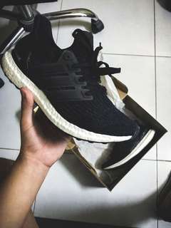 Ultraboost women size 7 core black